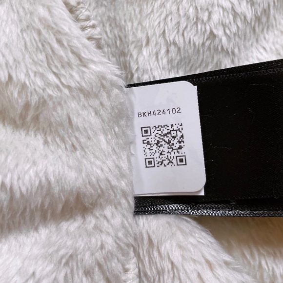 The North Face Women’s Osito Jacket In Vintage White - Picture 6 of 7